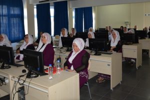 Bursa'da &uuml;reten kadınlar e-ticarete el attı