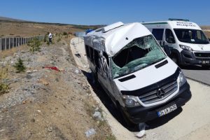 Eskişehir'de feci kaza: 1 &ccedil;ocuk &ouml;ld&uuml;, 6 yaralı