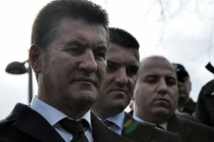 Sarıg&uuml;l: "Y&uuml;zde 70 oyu yakalayacağız"