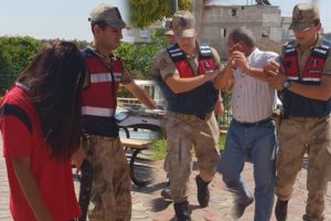 Lise &ouml;ğrencisi ile babası uyuşturucudan g&ouml;zaltına alındı