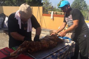 Bursa'da Balkan Panayırında kuzu çevirmeye yoğun ilgi