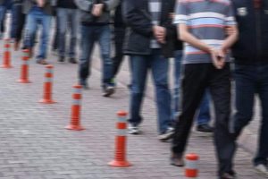 İstanbul'da FETÖ operasyonu! 21 kişiye gözaltı