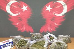 Mersin'de 3.5 kilo esrar ele ge&ccedil;irildi
