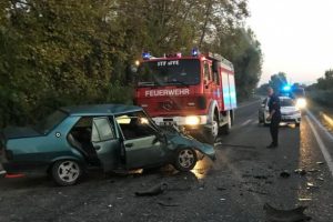 Alkoll&uuml; s&uuml;r&uuml;c&uuml; trakt&ouml;re &ccedil;arptı: 2 yaralı