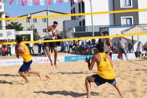 Bursa Nil&uuml;fer BVA Balkan Beach Tour'da &ouml;d&uuml;ller sahiplerini buldu