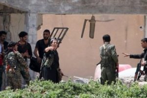 PKK'lı ter&ouml;ristler k&ouml;y&uuml; bastı! 7 k&ouml;yl&uuml;y&uuml; &ouml;ld&uuml;rd&uuml;