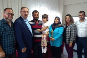 Bursa'da minik kızın ilk kez duyduğu anlara şahitlik ettiler