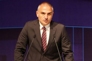 Bakan Ersoy'dan Zeki M&uuml;ren mesajı