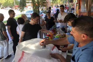 Antalyalılar 'karlama' ile serinliyor