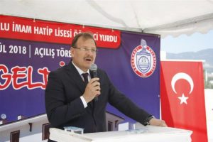 AK Partili &Ccedil;avuşoğlu Bursa'da: &Uuml;zerimize yeşil dolarlardan mermilerle saldırıyorlar