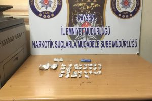 Kayseri polisi uyuşturucu tacirlerine g&ouml;z a&ccedil;tırmadı