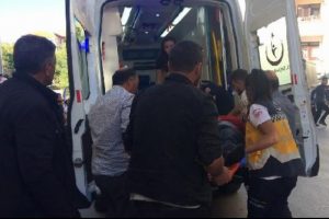 Aracın &ccedil;arptığı bisikletli &ccedil;ocuk yaralandı