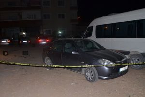 Silahlı kavga kanlı bitti: 1 &ouml;l&uuml;, 2 yaralı