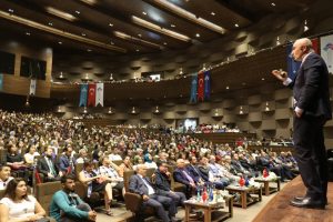 HK&Uuml;'de yeni akademik yıl a&ccedil;ılış dersini Rekt&ouml;r Yılmaz verdi