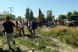 500'l&uuml;k i&ccedil;me suyu borusuna d&uuml;şen iş&ccedil;i kayboldu