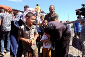 Suriyeli kadın, 4 yıl sonra oğlu ve torunlarına kavuştu