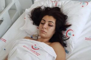 Kıskan&ccedil;lık y&uuml;z&uuml;nden bı&ccedil;akladı! "Farketmedim"