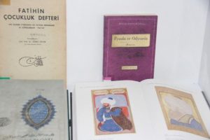 Atat&uuml;rk ve Fatih Sultan Mehmet'in okuduğu kitaplar okuyucuya sunuldu