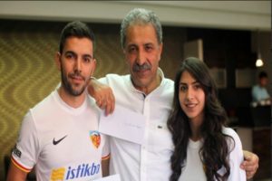 Kayserispor sevgileri d&uuml;ğ&uuml;n davetiyesine de yansıdı