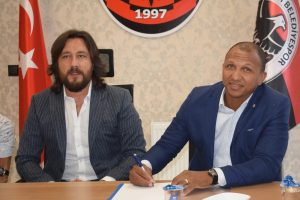 &Ccedil;orum Belediyspor'un yeni teknik patronu Mehmet Aurelio