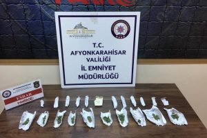 Uyuşturucu satıcıları su&ccedil;&uuml;st&uuml; yakalandı
