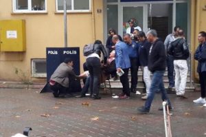 Parkta tartıştığı kocasını tabancayla vurdu