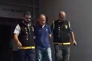 Otomobil hırsızlarının film gibi planı b&ouml;yle bozuldu