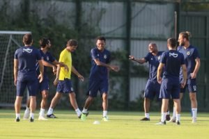 Fenerbah&ccedil;e'de futbolcular Cocu'ya inanmıyor