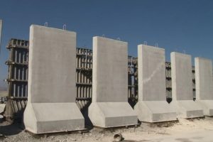 Sınıra beton duvarlar yerleştiriliyor