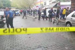 Bah&ccedil;elievler'de silahlı saldırgan dehşeti