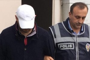 FET&Ouml;'c&uuml; &ouml;ğretmen saklandığı evde yakalandı