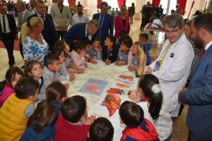&Ouml;ğrencilere bilimi sevdiren şenlik