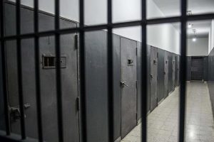 Endonezya'da 2 kişiye uyuşturucudan idam cezası