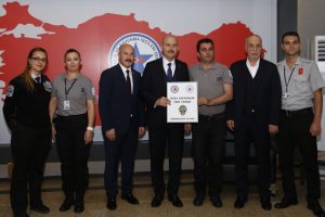 İ&ccedil;işleri Bakanı Soylu, G&uuml;venlik-İş'i ziyaret etti