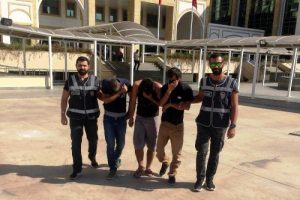 Cins k&uuml;mes hayvanı &ccedil;alan ş&uuml;pheliler yakalandı