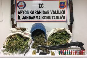 Jandarma uyuşturucuya nefes aldırmadı