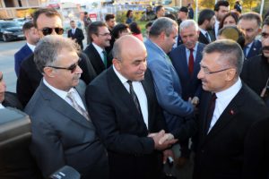 Cumhurbaşkanı Yardımcısı Oktay, esnafla buluştu
