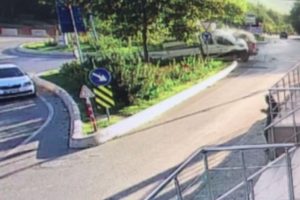Beton pompası faciaya yol a&ccedil;ıyordu