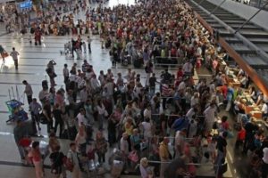 T&uuml;rkiye 8 ayda 27 milyon turisti ağırladı