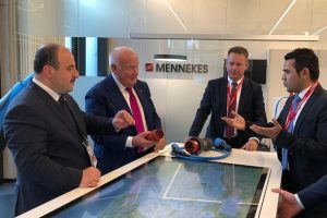Bakan Varank Alman Mennekes'i ziyaret etti