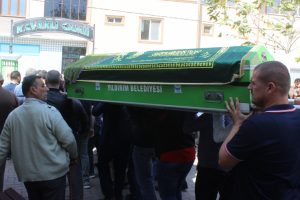 Bursa'da sevgilisi tarafından yakılarak &ouml;ld&uuml;r&uuml;len kadın g&ouml;zyaşlarıyla uğurlandı