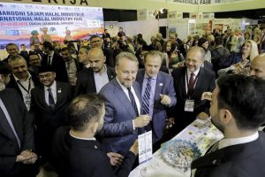 Boşnak lider İzetbegovic'ten Saraybosna Helal Fuarı'na ziyaret