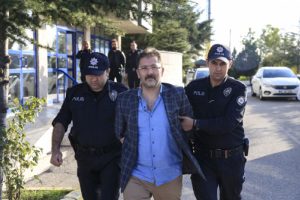 Eski emniyet m&uuml;d&uuml;r&uuml; FET&Ouml;'den tutuklandı