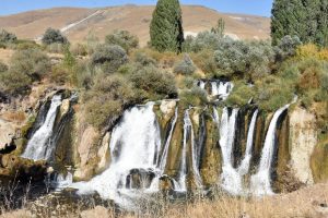 Muradiye Şelalesi yeniden d&uuml;zenleniyor