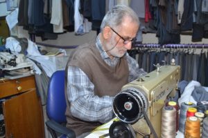 54 yıllık terzi yıllara meydan okuyor