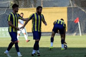 Menemen evinde Tuzlaspor'la oynuyor