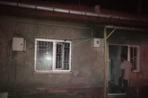 &Ccedil;akmakla oyun yangına neden oldu