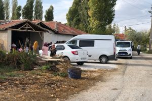 Elektrik akımına kapılan kadın &ouml;ld&uuml;