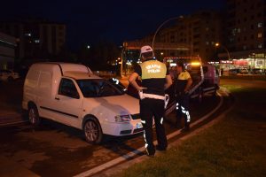 Hafif ticari ara&ccedil; takla attı: 1 yaralı