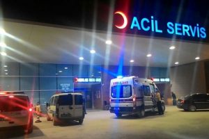 D&uuml;ğ&uuml;n yemeğini yiyen 12 kişi hastaneye kaldırıldı